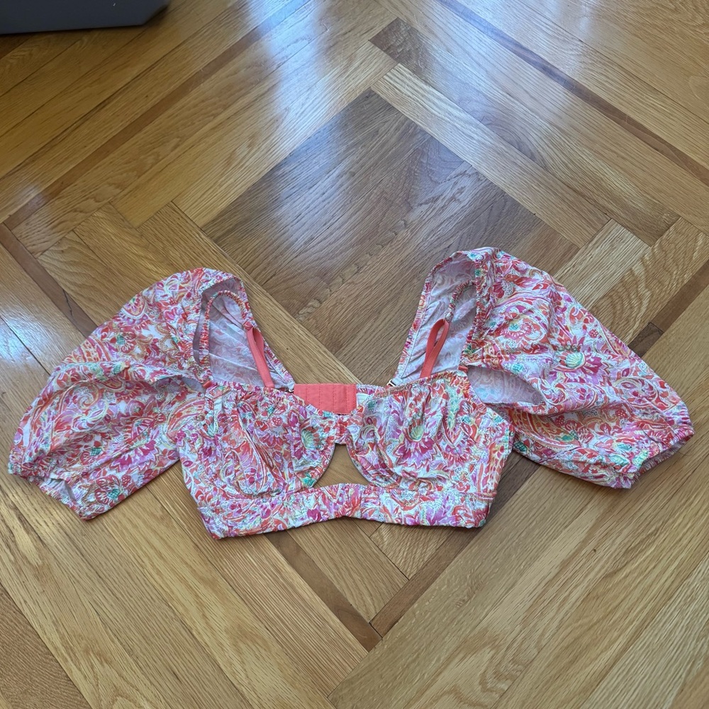 Intimissimi Floral Paisley Keyhole Bra With Removable Puffer Sleeve